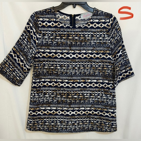 Elegant Navy Blouse with Delicate Lace Trim and Flowy Sleeves - Picture 1 of 2